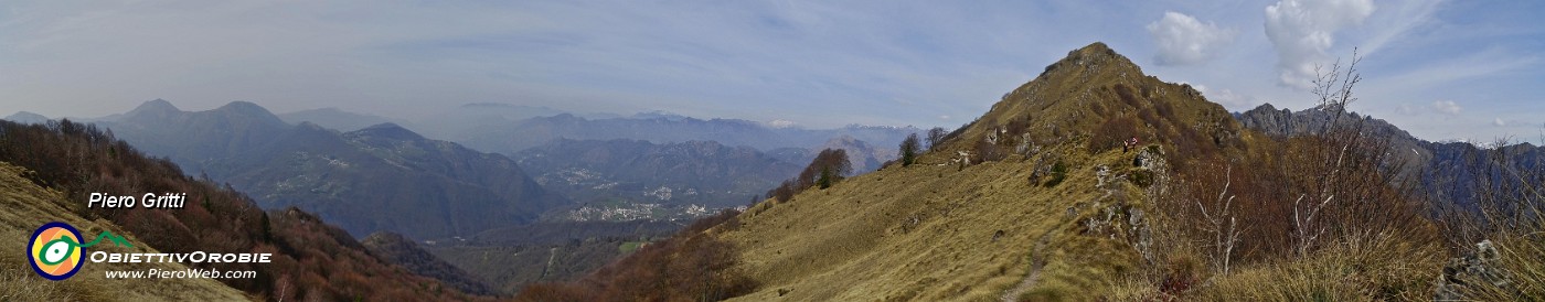 39 Panoramica dall'anticima alla cima del Suchello.jpg